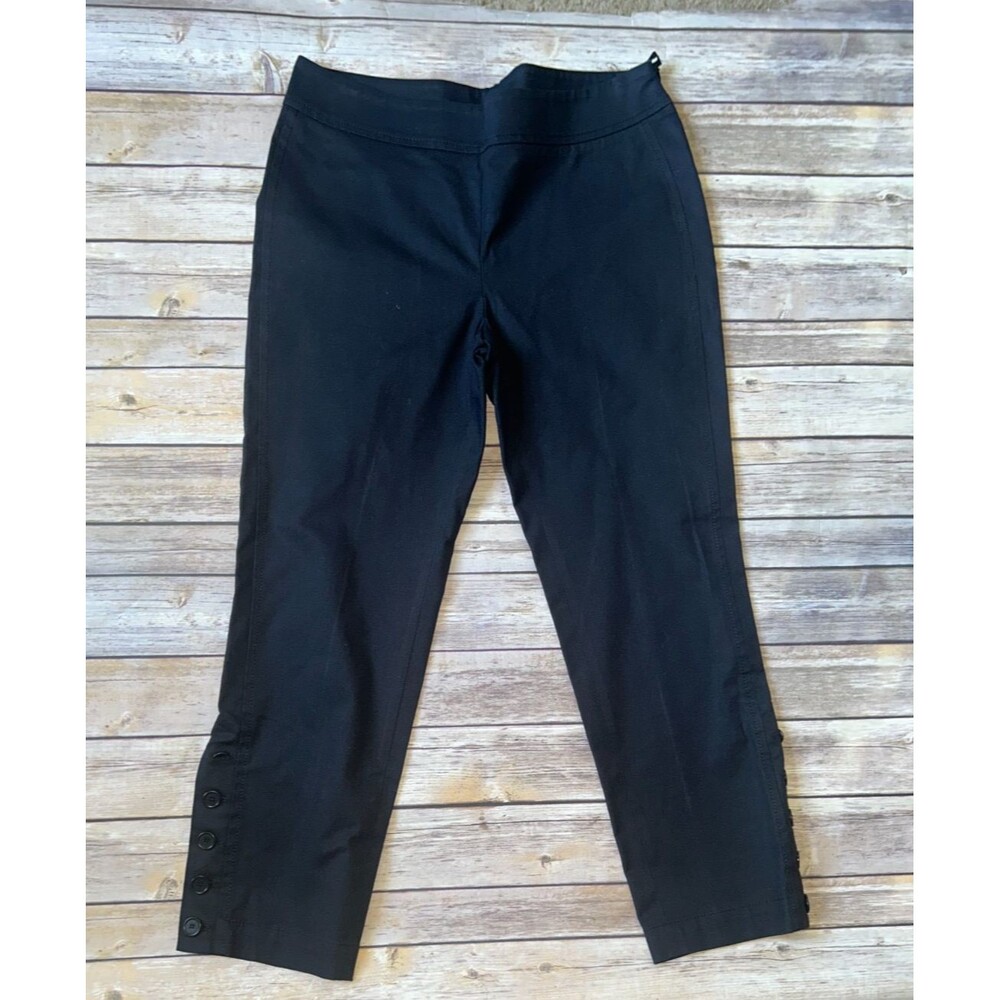 Women's Akris Punta Black Cropped Pants Button and Seam Detail On Leg Size 6